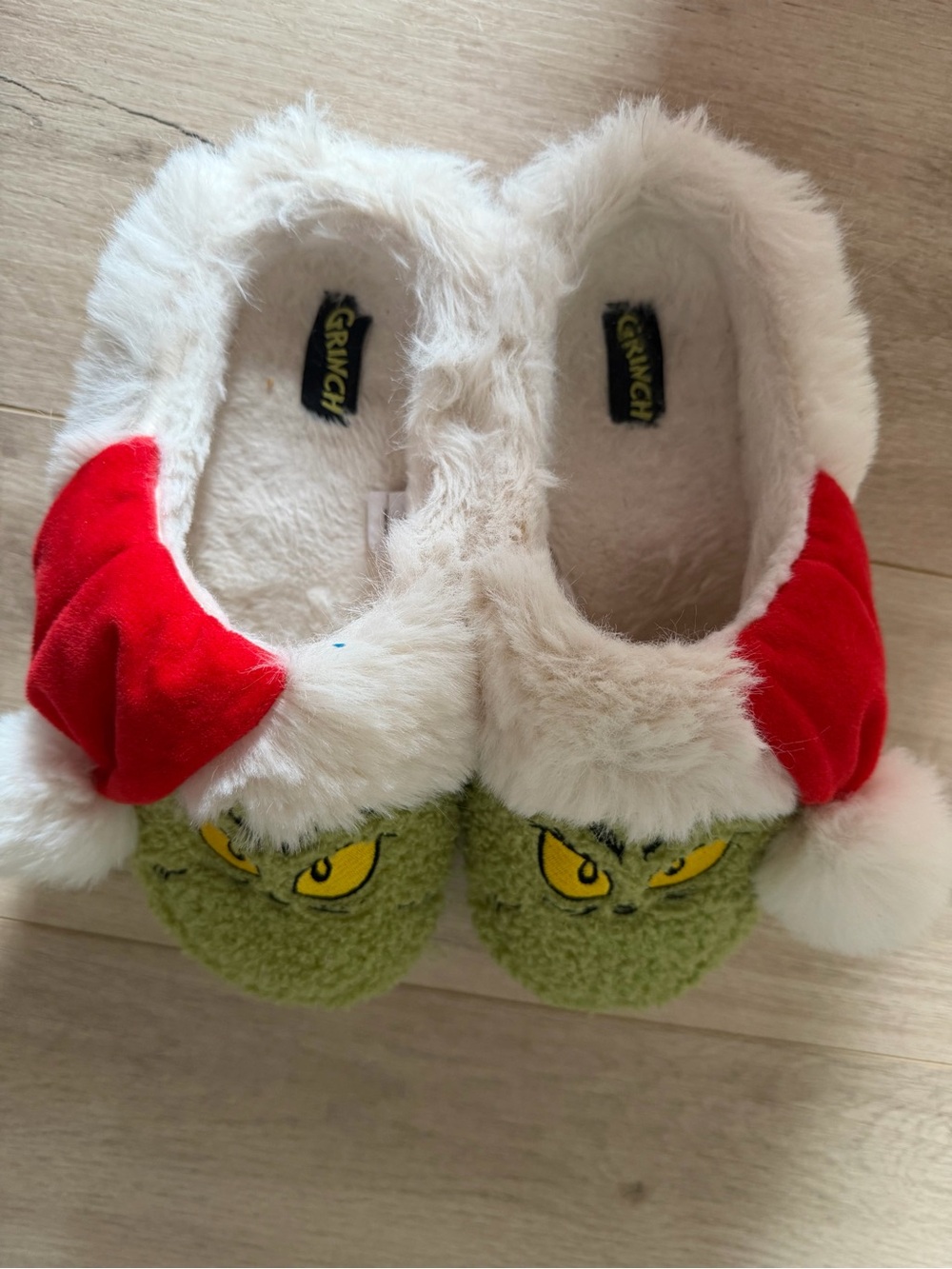 The Grinch Women's Plush Holiday Slippers - Green/White/Red